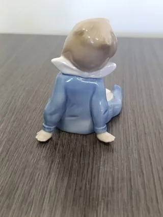 Figura Nao by Lladró niño con plato