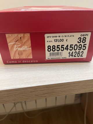 Zapatos Pradillo plateados rejilla. Ideal madrinas