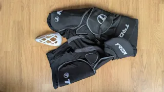 Equipación Hockey Línea Senior CCM/Bauer