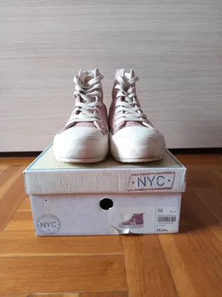 Zapatillas rosas y blancas