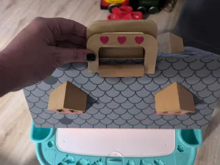 Casa de muñecas de madera