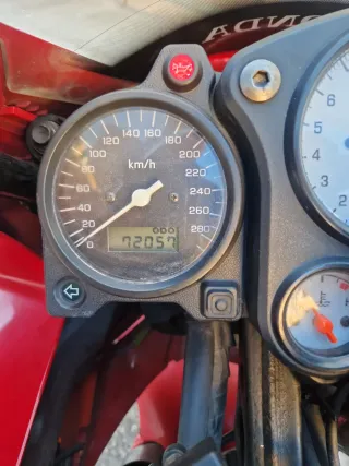 Honda VTR 1000 Firestorm Roja