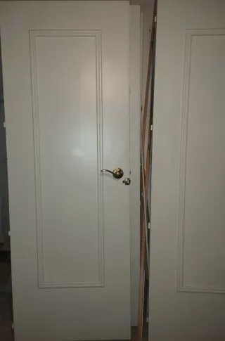 9 puertas interiores blancas