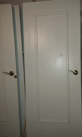 9 puertas interiores blancas