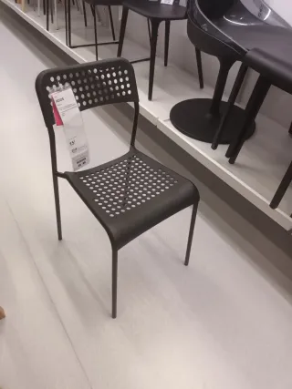 Mesa de comedor con sillas