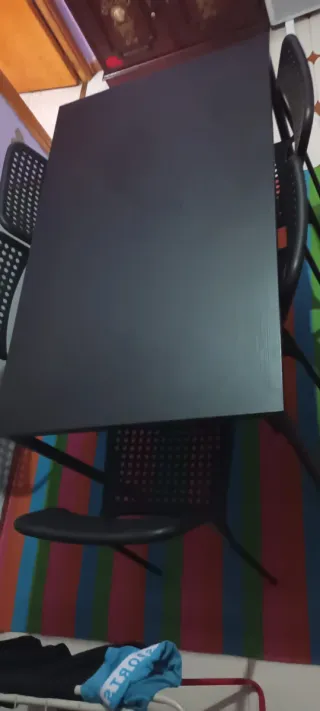 Mesa de comedor con sillas