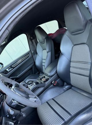 Porsche Cayenne 2021