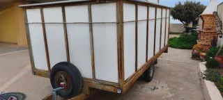 Remolque 750 kg con freno Anti vuelco y tapadera