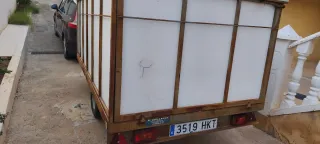 Remolque 750 kg con freno Anti vuelco y tapadera