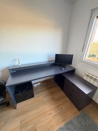 Scrivania da gioco nera con luce LED