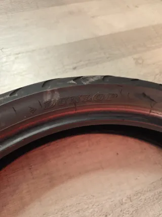 Neumático 100/80-17 dunlop usada