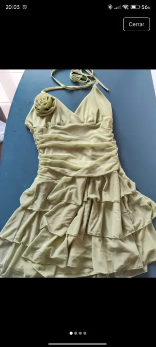 Vestido verde con volantes
