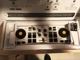 Mesa Mezcladora DJ Hercules DJControl Mix