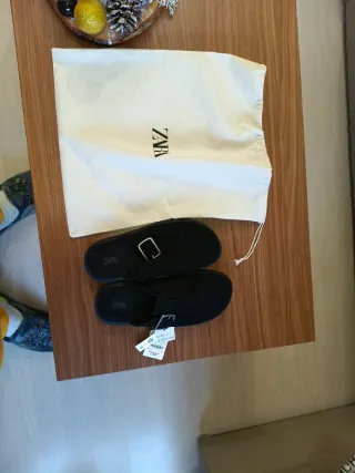 Zuecos/Mules Unisex Zara Negros