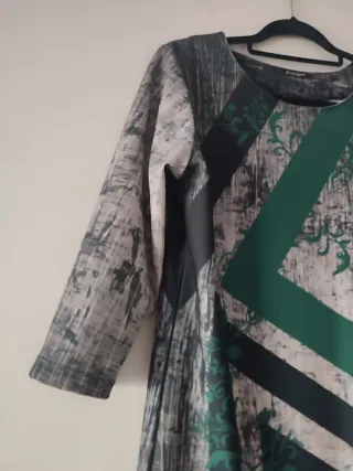 Vestido gris y verde 3/4