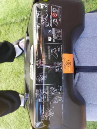 Silla de coche para bebé gris