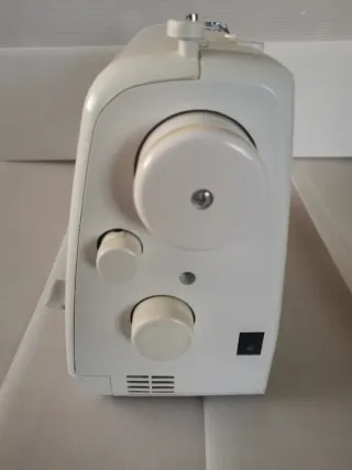 Vendo maquina coser saivod superstar 206