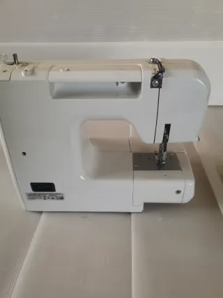 Vendo maquina coser saivod superstar 206