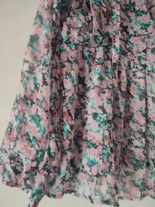 Blusa volantes semi-transparente floral