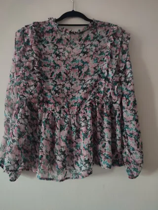 Blusa volantes semi-transparente floral