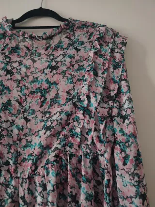 Blusa volantes semi-transparente floral