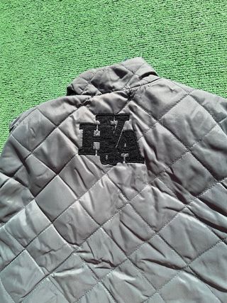 Chaleco reversible beige y negro