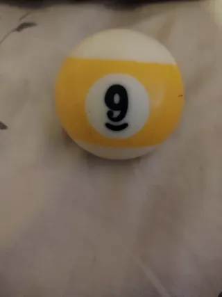 Bola de billar número 9