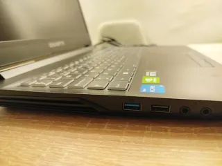 Portátil Gigabyte Negro con Windows