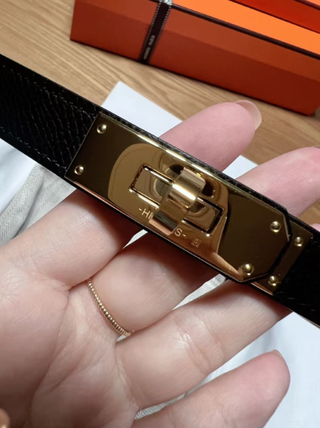 Cinturón Hermès Kelly Negro Dorado Hebilla