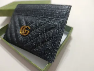 Tarjetero Gucci Negro y Dorado