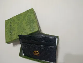 Tarjetero Gucci Negro y Dorado