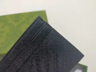 Tarjetero Gucci Negro y Dorado