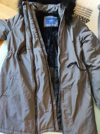 Abrigo premamá y porteo gris