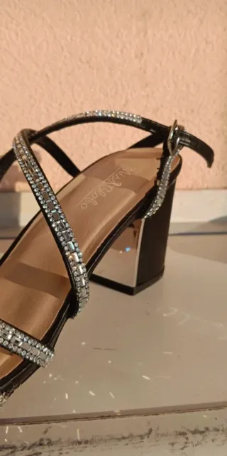 Sandali con tacco e strass