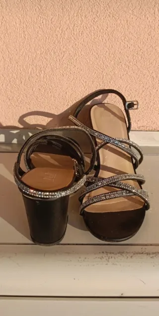 Sandali con tacco e strass