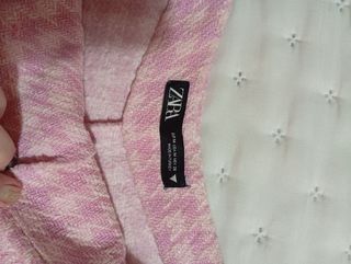 Falda pantalón rosa pata de gallo.