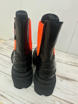 Botas MSGM Negras y Naranja