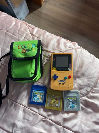 Consola Game Boy Color + 3 Juegos Pokémon