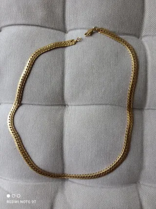 Cadena chapada en oro