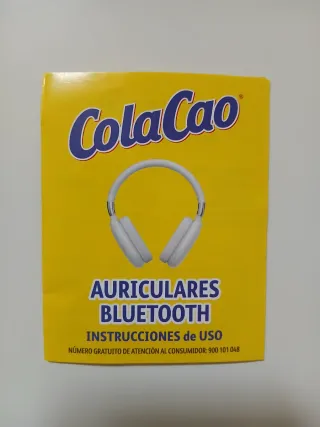 Auriculares blancos con luces LED