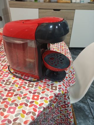 Cafetera Bosch Roja y Negra Tassimo