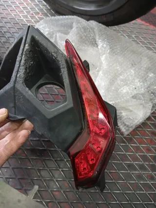 Piloto trasero Mitt GP2 125 (piezas)