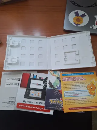 Caja y manuales Pokémon Y Nintendo 3DS originales