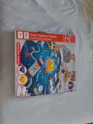 Puzzle Sistema Solar Hape 102 piezas LED