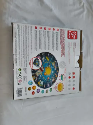 Puzzle Sistema Solar Hape 102 piezas LED