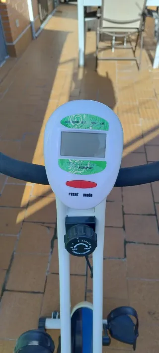 Bicicleta Estática BH, plegable y funda regalo