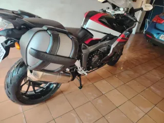 BMW K1300S Moto Deportiva