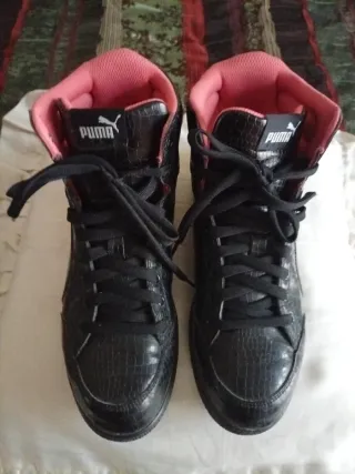 Sneakers Puma alte nere con dettagli rosa