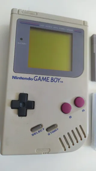Nintendo Game Boy DMG-01 con juegos