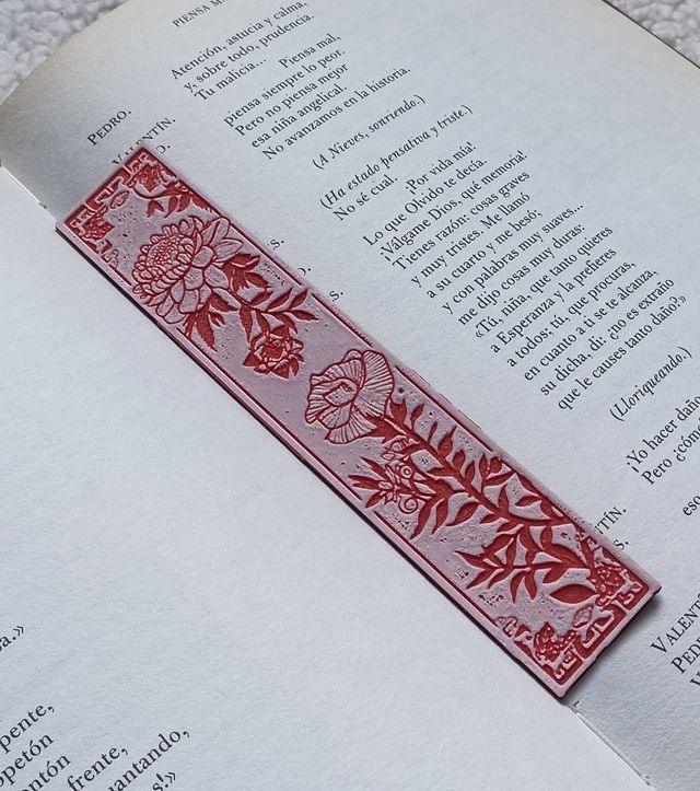 Marcapáginas 3D "Dinastía Carmesí" 2/3